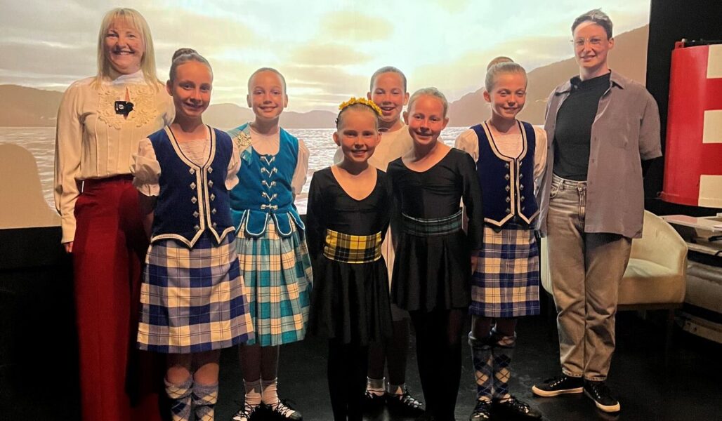 Jenny from The Scottish Folklore Podcast & Cheryl Heggie School of Dance at the Stories of the Loch event as part of The Quest Weekend