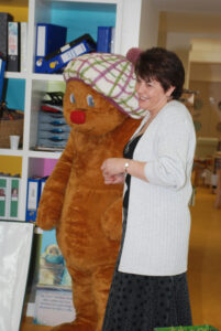 Linda with Hamish meeting children to read them stories about Loch Ness